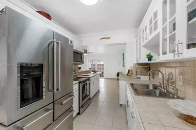 9625 SW 47th St, Miami, FL 33165 - Photo 13