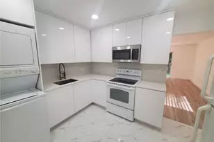 9203 NW 38th Dr, Coral Springs, FL 33065 - Photo 7