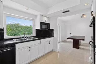 8161 SW 104th St, Miami, FL 33156 - Photo 9