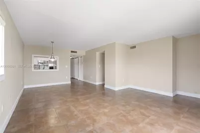 7801 Abbott Ave #508, Miami Beach, FL 33141 - Photo 5