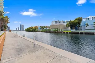3330 NE 190th St, Aventura, FL 33180 - Photo 35