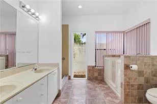 15941 SW 252nd St, Homestead, FL 33031 - Photo 9