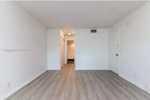100 Lakeview Dr, Weston, FL 33326 - Photo 9