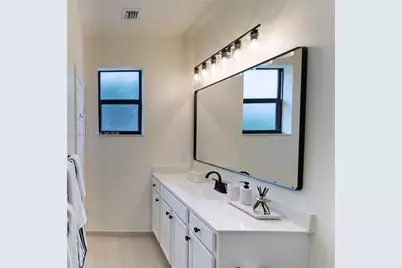 3280 W 92nd Pl, Hialeah, FL 33018 - Photo 21