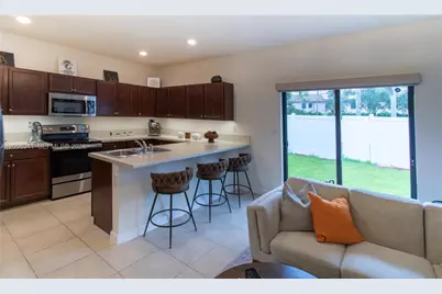 3280 W 92nd Pl, Hialeah, FL 33018 - Photo 11