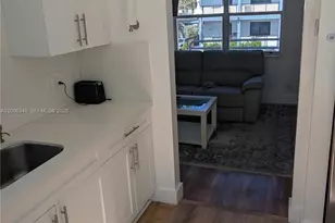 326 Wilson St, Hollywood, FL 33019 - Photo 3