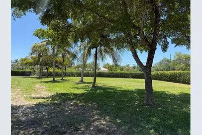 15395 SW 272nd St, Homestead, FL 33032 - Photo 13