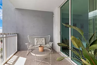 60 NW 37th Ave #905, Miami, FL 33125 - Photo 5