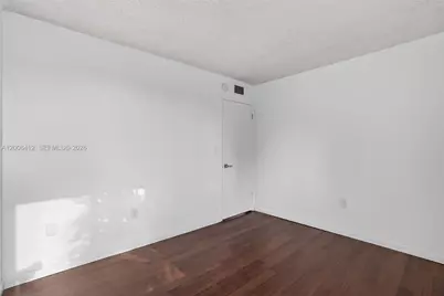 10302 NW 9th St Cir #204, Miami, FL 33172 - Photo 21
