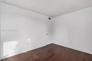 10302 NW 9th St Cir, Miami, FL 33172 - Photo 21