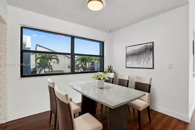 10302 NW 9th St Cir #204, Miami, FL 33172 - Photo 11