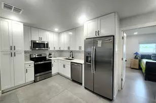 141 NE 30th St, Wilton Manors, FL 33334 - Photo 5