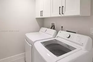 141 NE 30th St, Wilton Manors, FL 33334 - Photo 13