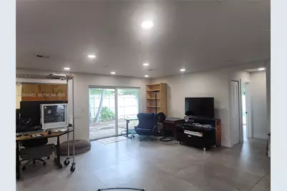 141 NE 30th St, Wilton Manors, FL 33334 - Photo 5