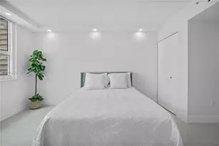 1155 Brickell Bay Dr, Miami, FL 33131 - Photo 23