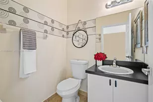 627 E Mowry Ct, Homestead, FL 33030 - Photo 11