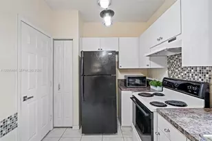 627 E Mowry Ct, Homestead, FL 33030 - Photo 9