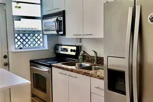 826 7th St, Miami Beach, FL 33139 - Photo 7