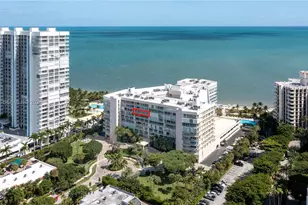 600 Grapetree Dr, Key Biscayne, FL 33149 - Photo 1