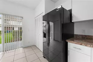 40 Simonton Cir, Weston, FL 33326 - Photo 13