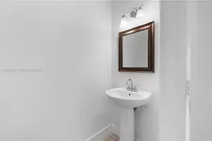 40 Simonton Cir, Weston, FL 33326 - Photo 11