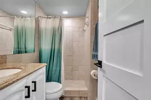 9340 Lagoon Pl, Davie, FL 33324 - Photo 33