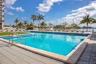 600 NE 36th St, Miami, FL 33137 - Photo 3