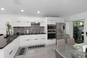 990 SW 9th Ct, Florida City, FL 33034 - Photo 5