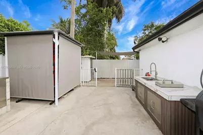 990 SW 9th Ct, Florida City, FL 33034 - Photo 15