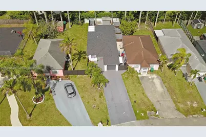 990 SW 9th Ct, Florida City, FL 33034 - Photo 19