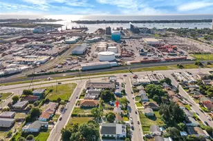 562 W 4th St, Riviera Beach, FL 33404 - Photo 9