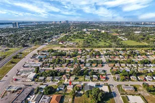 562 W 4th St, Riviera Beach, FL 33404 - Photo 11