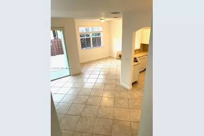 8157 NW 108th Pl, Doral, FL 33178 - Photo 7