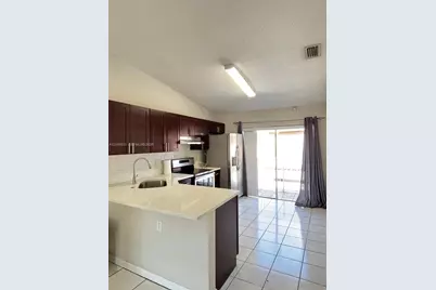 6891 W 36th Ave #201, Hialeah, FL 33018 - Photo 5
