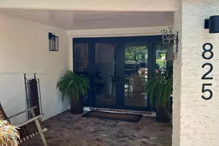 825 N Bel Air Dr, Plantation, FL 33317 - Photo 3