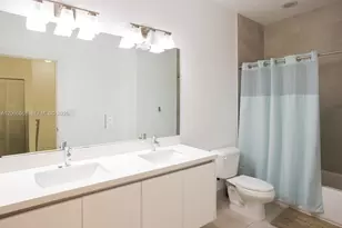 10279 NW 72nd St, Doral, FL 33178 - Photo 15