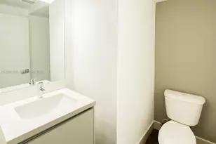 10279 NW 72nd St, Doral, FL 33178 - Photo 9