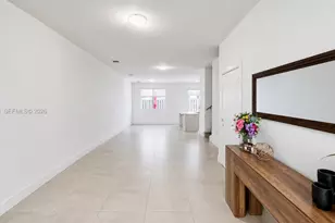 10279 NW 72nd St, Doral, FL 33178 - Photo 7