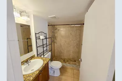 3690 N 56th Ave #912, Hollywood, FL 33021 - Photo 7