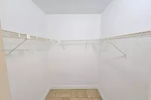 3690 N 56th Ave, Hollywood, FL 33021 - Photo 11