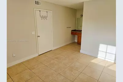 3690 N 56th Ave #912, Hollywood, FL 33021 - Photo 9