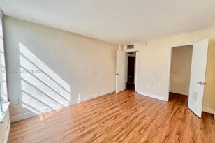 8870 Fontainebleau Blvd, Miami, FL 33172 - Photo 31