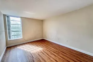 8870 Fontainebleau Blvd, Miami, FL 33172 - Photo 21
