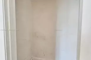 8870 Fontainebleau Blvd, Miami, FL 33172 - Photo 33