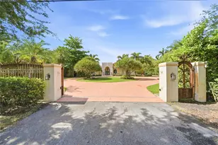 9898 NW 133rd St, Hialeah Gardens, FL 33018 - Photo 11
