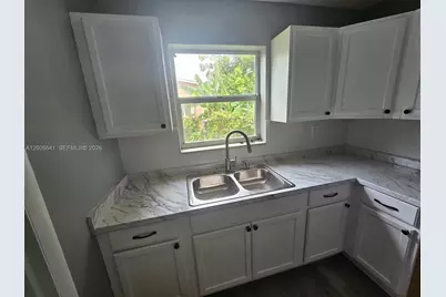 1118 NW 43rd Ter, Lauderhill, FL 33313 - Photo 7