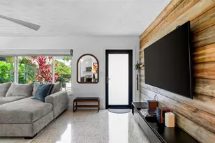 930 N 11th Ct, Hollywood, FL 33019 - Photo 9