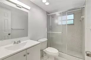 4800 Hillcrest Ln, Hollywood, FL 33021 - Photo 19