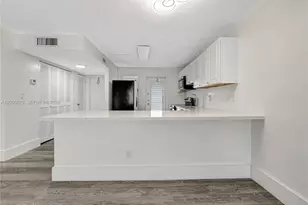 4800 Hillcrest Ln, Hollywood, FL 33021 - Photo 7