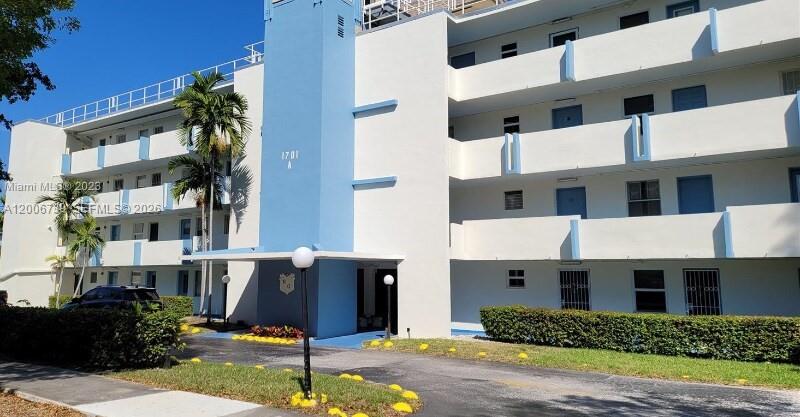 1701 NE 191st St #A106 main architectural view